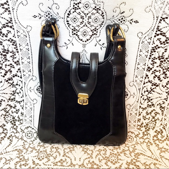 Vintage Shoulder Bag 🖤 - Picture 3 of 8